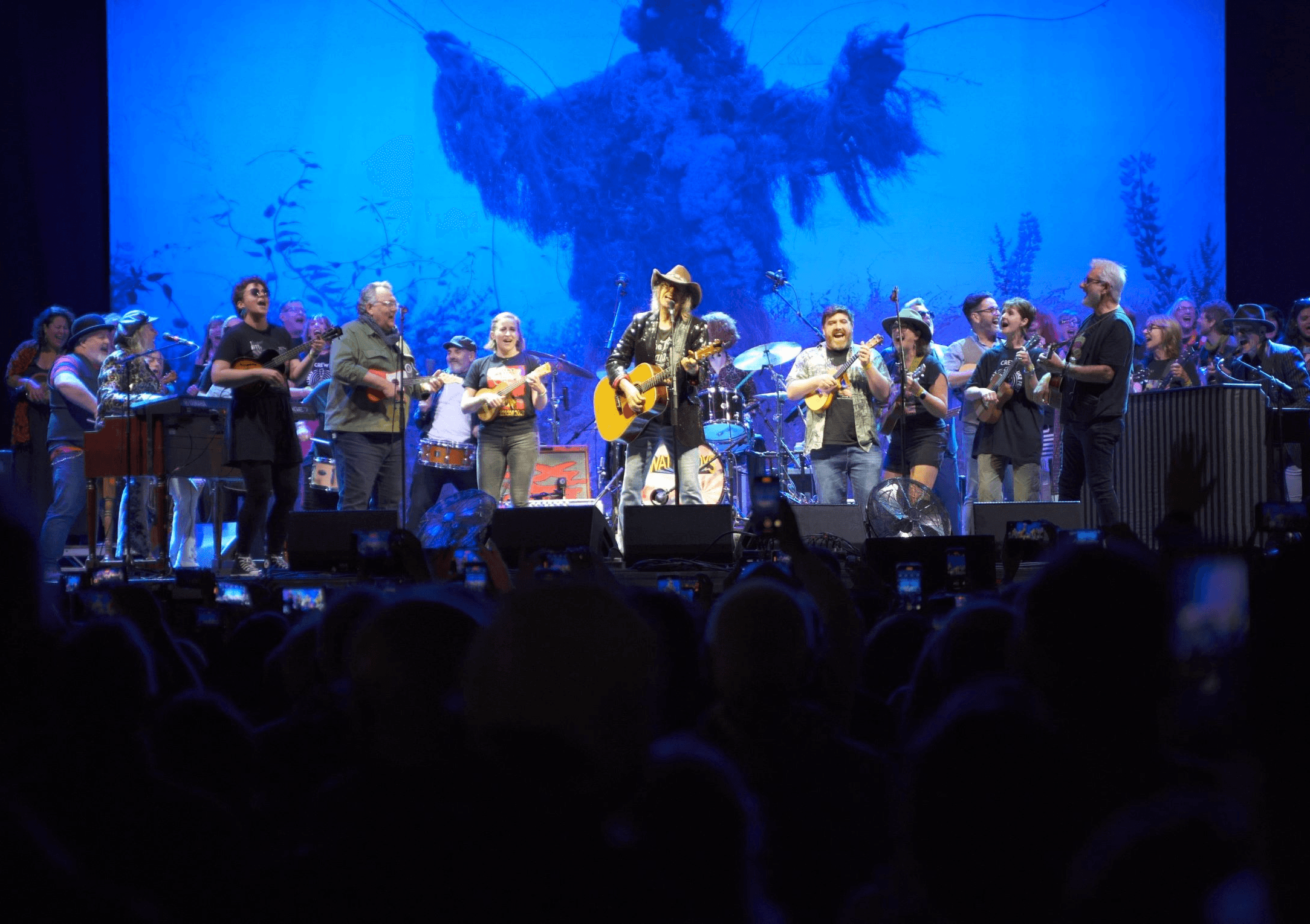 Galway Ukulele Festival Joins The Waterboys for Surprise Performance