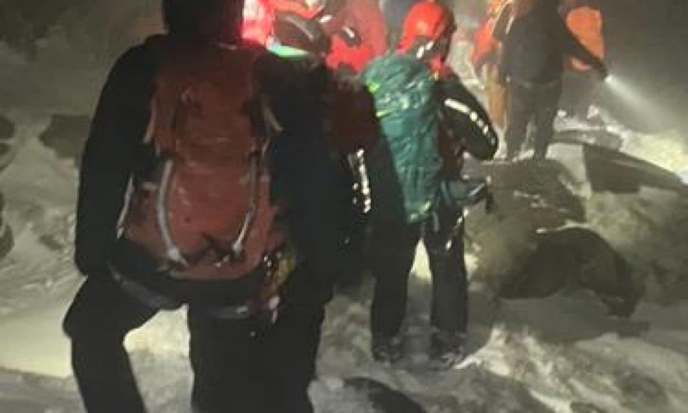 Six rescued from snowy Carrantouhil trek