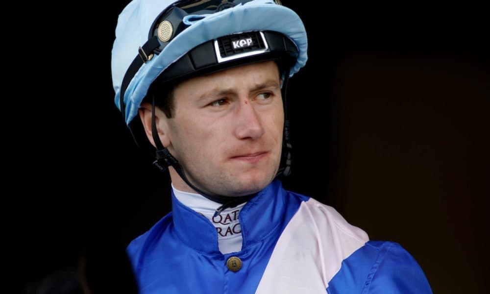 Champion jockey Murphy to relinquish race licence